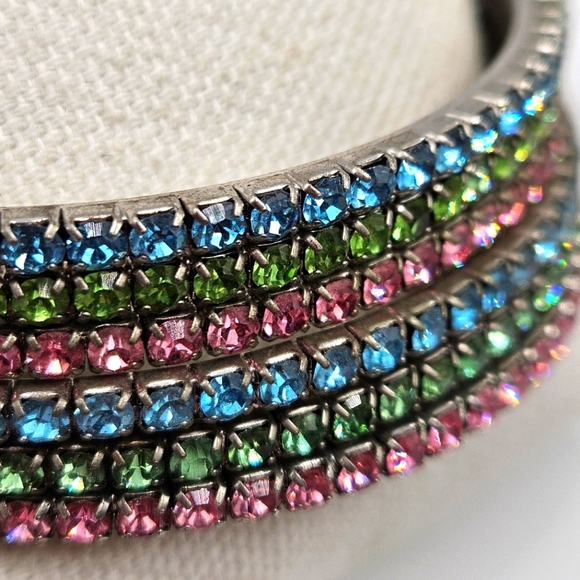 VINTAGE Channel Set 80s Rhinestone Metal Bangle Bracelet Set 6 Pink Blue Green - Picture 7 of 7